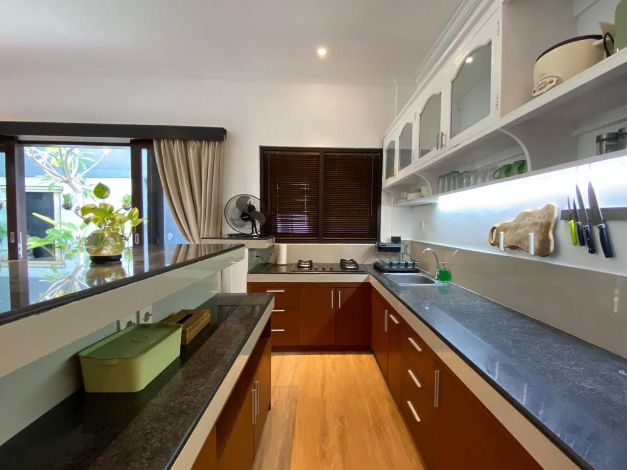 Villa Mayu Dedaries Seminyak Kültér fotó